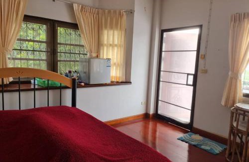 Phetchaburi House | Mountain Front Family Home Big Balcony For 4 Rare Birds, Bikes