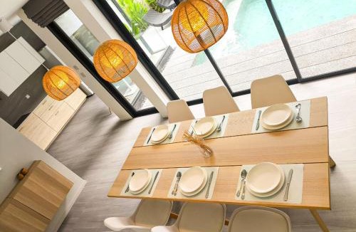 Ban Waen Villa | AURA STAY-Cozy Pool Villa Walk to Kad Farang