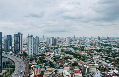 Talat Phlu Apartment | Boutique apartment in Bangkok with a separate living room, rooftop garden, free parking, and high-speed Wi-Fi
