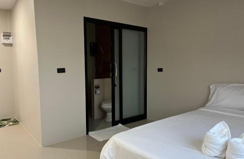 Doem Bang Hotel | Hotels in Ban Doem Bang, Thailand