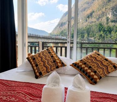 Nong Khiaw Apartment | Views Backpackers Hostel