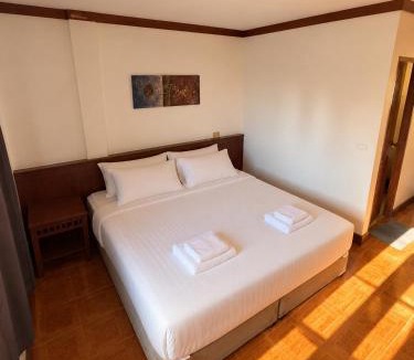 Patong Bed & Breakfast | Vibes Solution