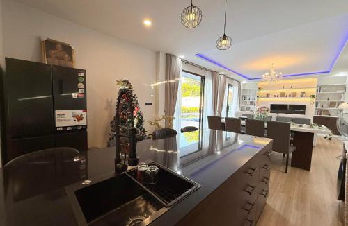 Ubon Ratchathani Villa | Chaloomont Villa ชาลูมองท์ วิลล่า Pool Villa in Ubon