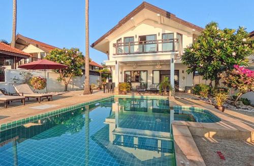 Ko Lanta Villa | Beachfront! 3 Bedrooms - Malee Beach Villa E7