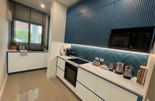 Chalong Villa | SvoyLuX Primo 3BR Gated House Near Pier and Muay Thai Street