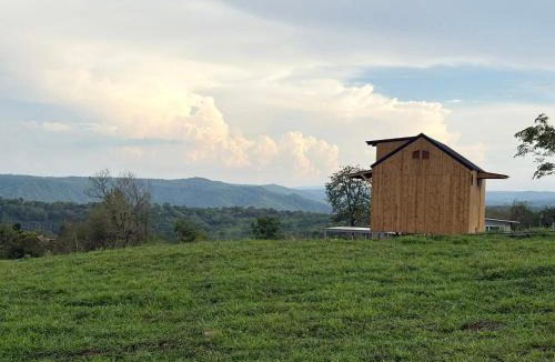 Nam Nao House | Hillbilly Farm