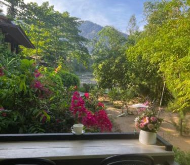 Ban Na San House | บ้านชมธาร บ้านสวนสราญชล