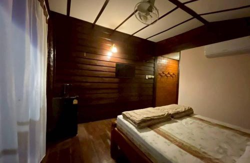 Kaset Sombun House | Blue Sky Hill Homestay Chaiyaphum