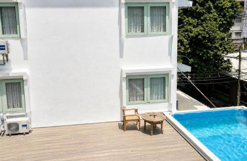 Chana Songkhram Hotel | Easy Monday Pool Capsule Hotel - Old Town Bangkok
