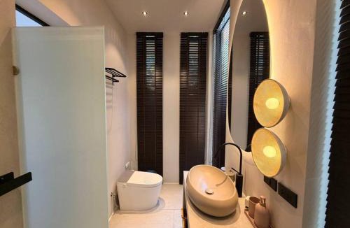 Wok Tum Villa | MoonLight Villa - 3BR Tropical Pool Retreat