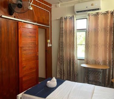 Thong Krut Hostel | Ladybugs hostel sunset