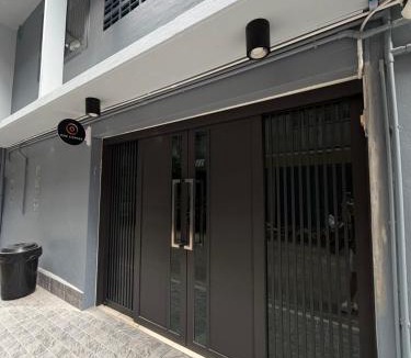 Khlong San Apartment | One Corner