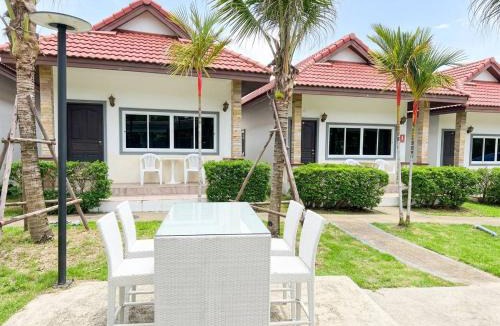 Sa Khu Hotel | Phuket Airport Villa