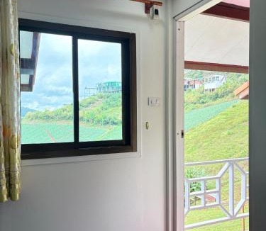 Lom Kao House | บ้านพักสมพงศ์ภูทับเบิก