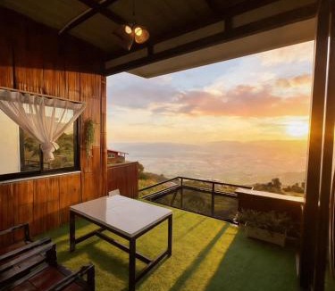 Ban Noen House | ชาร์จแบต ภูทับเบิก