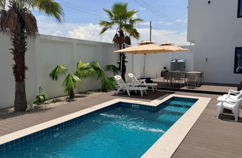 Vientiane Prefecture Villa | LaViena pool villa