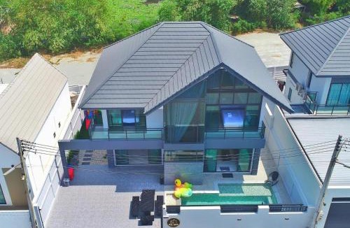 Pong Villa | JJ Poovillas Party