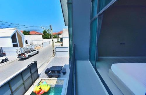Pong Villa | JJ Poovillas Party
