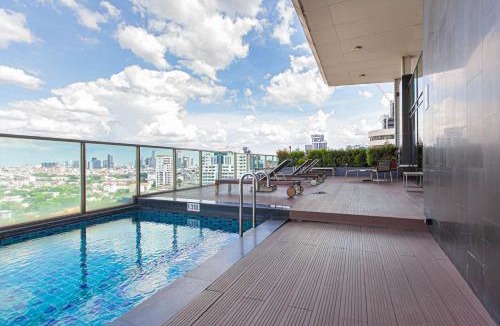 Ekkamai Apartment | Vibe Thonglor Rooftop Sky Pool