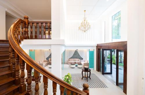 Siem Reap Hotel | THE RIVERFRONT CENTRAL Hotel