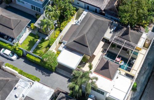 Choeng Thale Villa | Bangtao 6-Bedroom Tropical Resort Villa with Private Pool ideal for groups and families