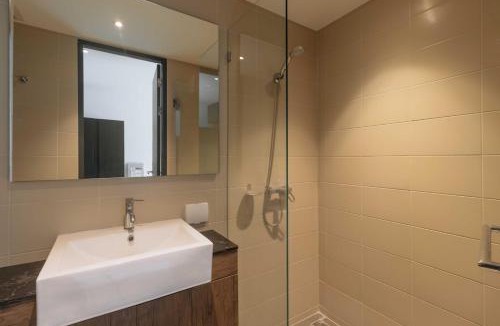 Kathu Apartment | Resort Studio Pool, Gym utopia central c325