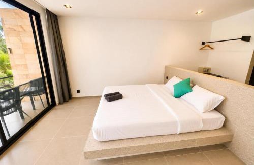 Koh Rong Hotel | ARIMATABE Beachfront Resort