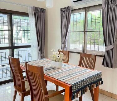 Racha Thewa Villa | Private & Peaceful House 15 Mins From BKK Airport