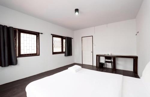 Wat Bowon Niwet Apartment | XX Mitr Inn Khaosan - มิตร อินน์ ตรอกข้าวสาร