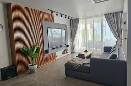 Chaloklum Villa | Beachfront 4BR Villa with Private Pool - Ocean Access
