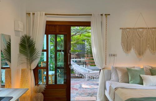 Hin Hong House | Srithanu Boho Home King Bed