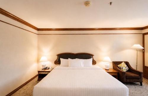 Pak Nakhon Hotel | The Twin Lotus Hotel