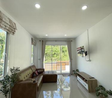Ko Pha-ngan House | Cozy Forest Home 2 Bed Garden 3 min to Beach