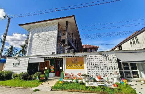 San Kamphaeng Hostel | Ora House