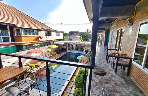 San Kamphaeng Hostel | Ora House