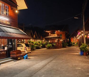 Mueang Kao Hostel | Old City Guest House