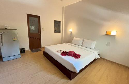 Tha Thaewawong Hotel | Picnic Si Racha