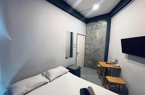 Bang Na House | Udomsuk Inn & Cafe - BTS Udomsuk