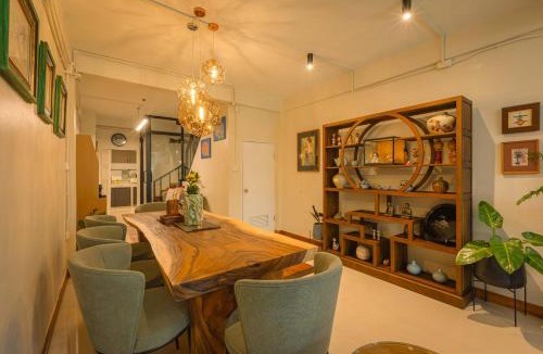 Sathorn House | Oasis Thai Teak Home in Sathorn