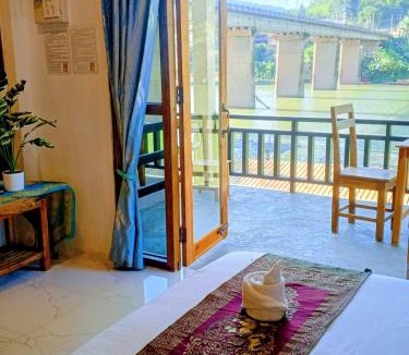 Nong Khiaw Apartment | Views Backpackers Hostel
