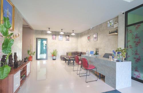 Ban Chan Hostel | V Tharm Hotel