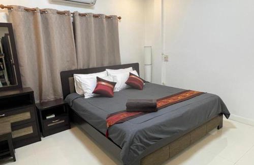Tha Wang Thong House | The Living - Holiday Home Phayao