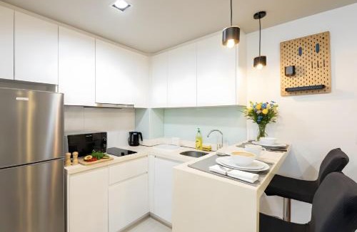 Nana Apartment | Designer Home BTS bangkok centre Pool Gym