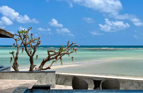 Hua Thanon Villa | Villa Sunrise - Golden Beachfront