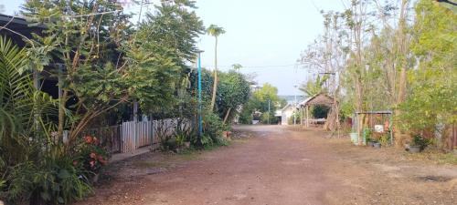 Bung Khong Long House | บ้านตานายาย