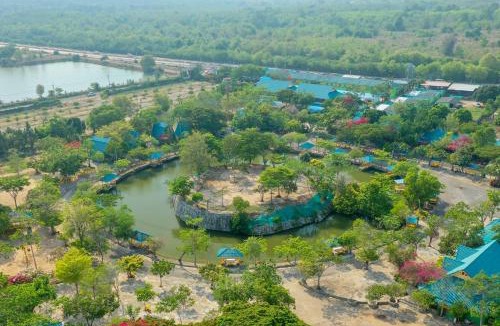 Sattahip Hostel | แฝดสามการ์เด้นท์รีสอร์ท แสมสาร Fadsarm Garden Resort Samaesan