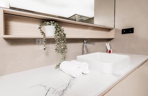 Rawai Apartment | Duplex Liora 1BR PoolsGym Shuttle to Nai Harn
