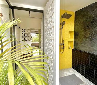 Phra Khanong House | Siri Designer 3-Storey Townhouse with Garden and Luxury Amenities