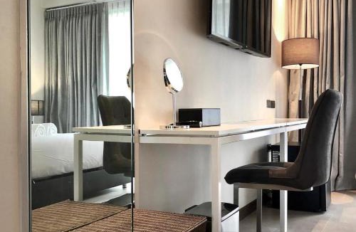 Wua Lai Hotel | POR Daowadung