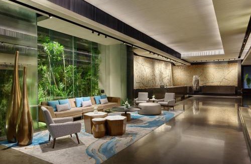 Ploenchit Hotel | DoubleTree by Hilton Bangkok Ploenchit